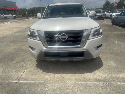 Used 2024 Nissan Armada SL w/ Captain's Chairs Package RWD image 2
