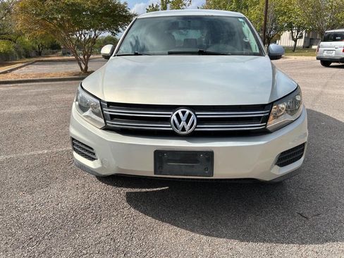 Used 2013 Volkswagen Tiguan S image 3