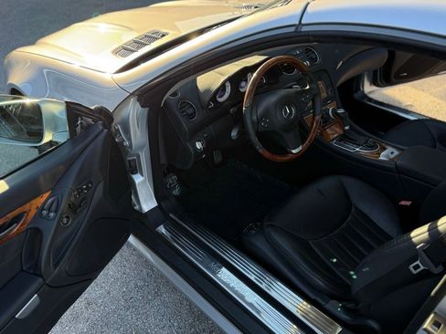 Used 2009 Mercedes-Benz SL 550 image 16