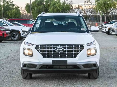 Used 2026 Hyundai Venue SEL FWD image 3