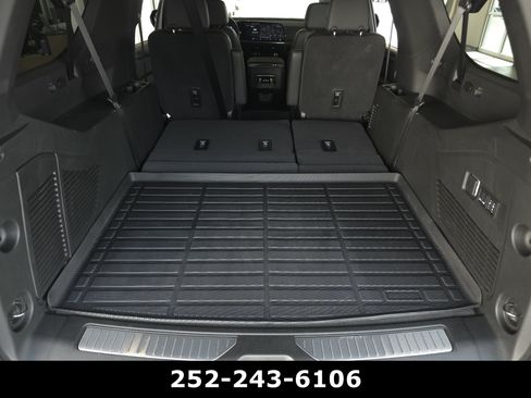 Used 2026 Chevrolet Suburban Z71 w/ Comfort Package AWD/4WD image 41