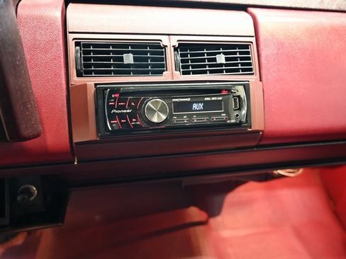 Used 1988 GMC Sierra 1500 2WD Regular Cab image 18