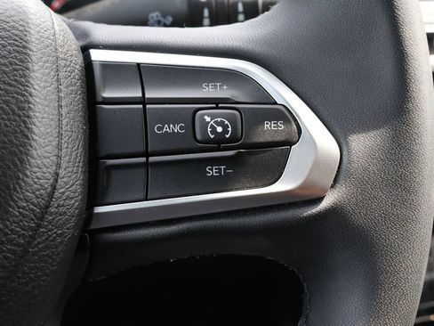 Used 2023 Jeep Compass Latitude AWD/4WD image 10