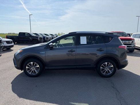 Used 2016 Toyota RAV4 XLE image 38