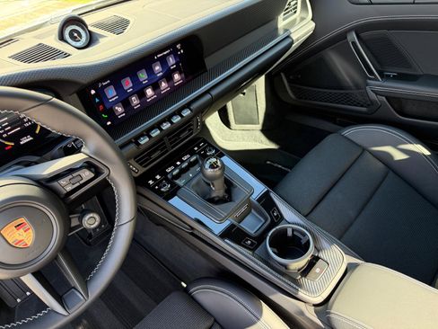 Used 2026 Porsche 911 GT3 RWD image 42