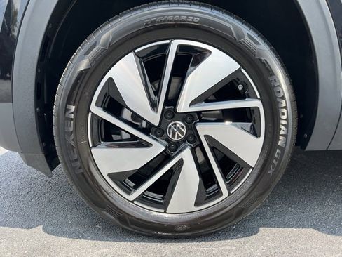 Used 2025 Volkswagen Atlas SE image 23