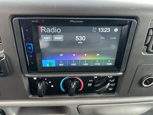 Used 2002 Ford F350 XL image 23