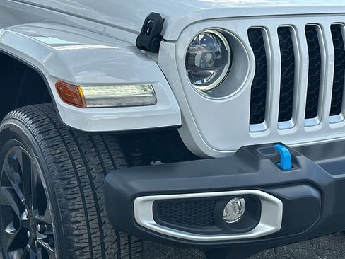 Used 2023 Jeep Wrangler Unlimited Sahara w/ Cold Weather Group AWD/4WD image 10