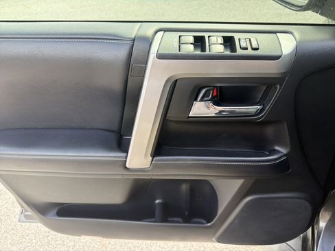 Used 2018 Toyota 4Runner SR5 Premium AWD/4WD image 11