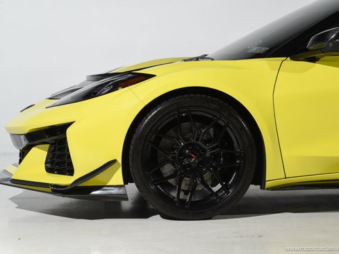 Used 2024 Chevrolet Corvette Z06 RWD image 21