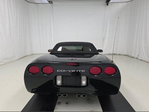 Used 2004 Chevrolet Corvette Convertible w/ Preferred Equipment Group RWD image 5