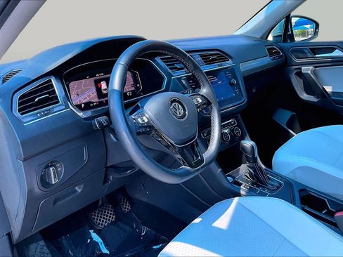 Used 2021 Volkswagen Tiguan SEL w/ 3-Row Tiguan MDO Package FWD image 18