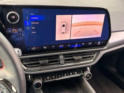 Used 2024 Chevrolet Equinox EV RS FWD image 15