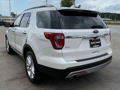 Used 2017 Ford Explorer XLT w/ Equipment Group 202A FWD image 6