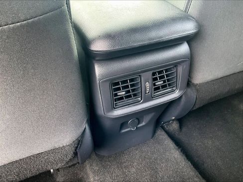 Used 2025 Toyota RAV4 LE image 28