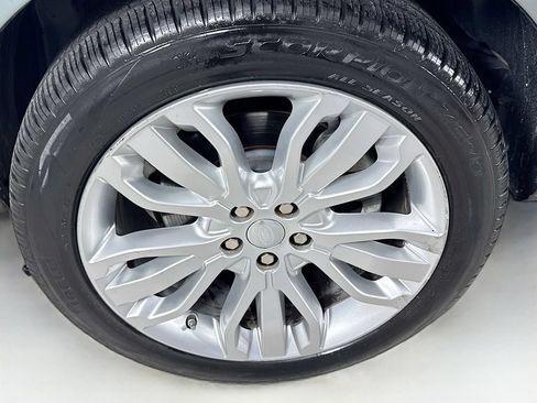Used 2016 Land Rover LR4 HSE AWD/4WD image 39
