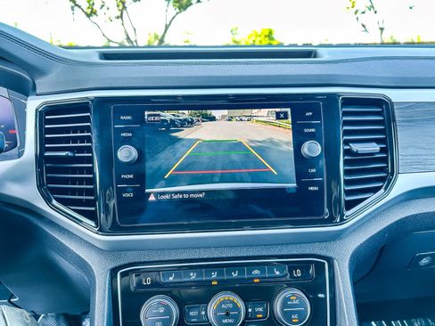 Used 2022 Volkswagen Atlas SE w/ Panoramic Sunroof Package FWD image 25