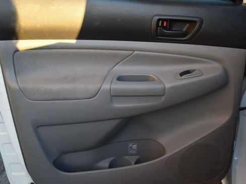 Used 2011 Toyota Tacoma 4x4 Double Cab image 19