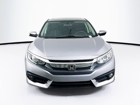 Used 2018 Honda Civic EX-T image 2