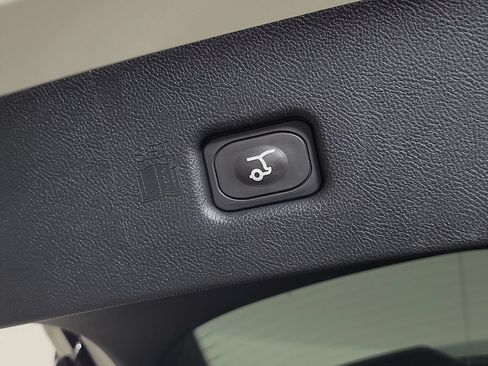 Certified 2023 Lincoln Nautilus Reserve FWD image 7