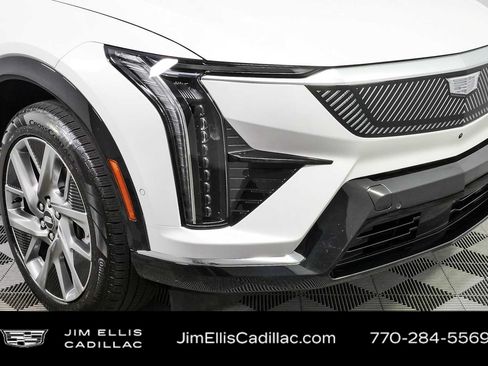 Used 2025 Cadillac Optiq Luxury 2 w/ LPO, Floor Liner Package AWD/4WD image 37