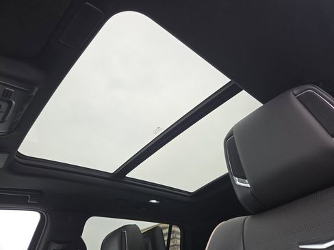 Used 2021 Cadillac Escalade ESV Sport w/ Driver Assist Tech Package image 8