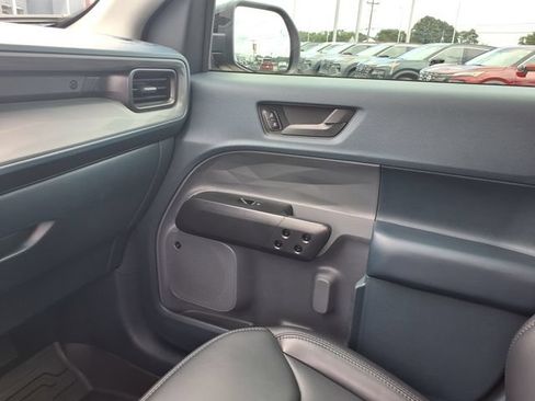 Used 2025 Ford Maverick Lariat w/ Black Appearance Package AWD/4WD image 10