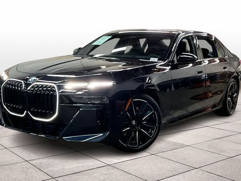 Used 2025 BMW 740i w/ Premium Package image 1