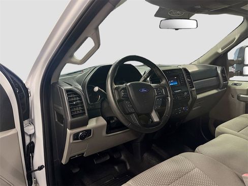 Used 2019 Ford F350 XLT image 9