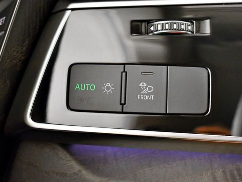 Used 2019 Audi Q8 Premium w/ Convenience Package image 40