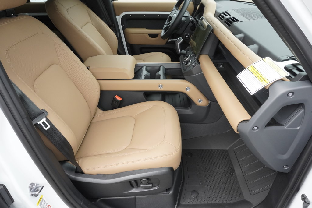 New 2026 Land Rover Defender 110 X-Dynamic SE AWD/4WD image 23