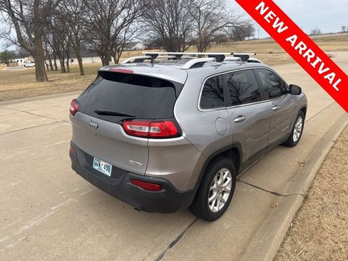 Used 2014 Jeep Cherokee Latitude w/ Comfort/Convenience Group image 3
