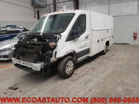 Used 2017 Ford Transit 250 138 w/ Exterior Upgrade Package image 3