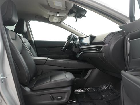 Used 2025 Nissan Murano SV AWD/4WD image 11