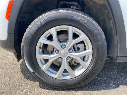 Used 2023 Jeep Grand Cherokee Limited AWD/4WD image 23
