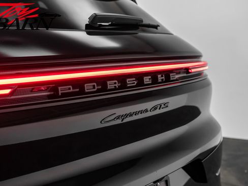Used 2025 Porsche Cayenne GTS image 13