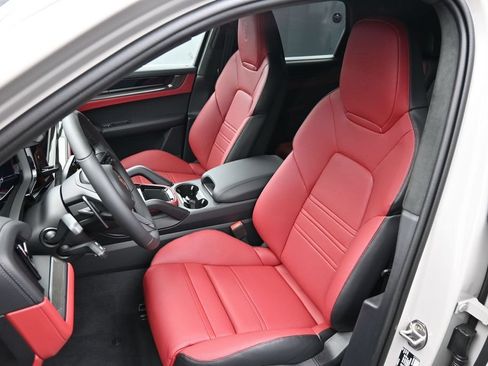 New 2026 Porsche Cayenne GTS AWD/4WD image 11