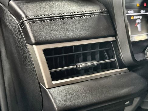 Used 2024 Mitsubishi Outlander SE image 13