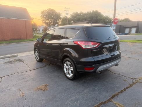 Used 2015 Ford Escape SE FWD image 18