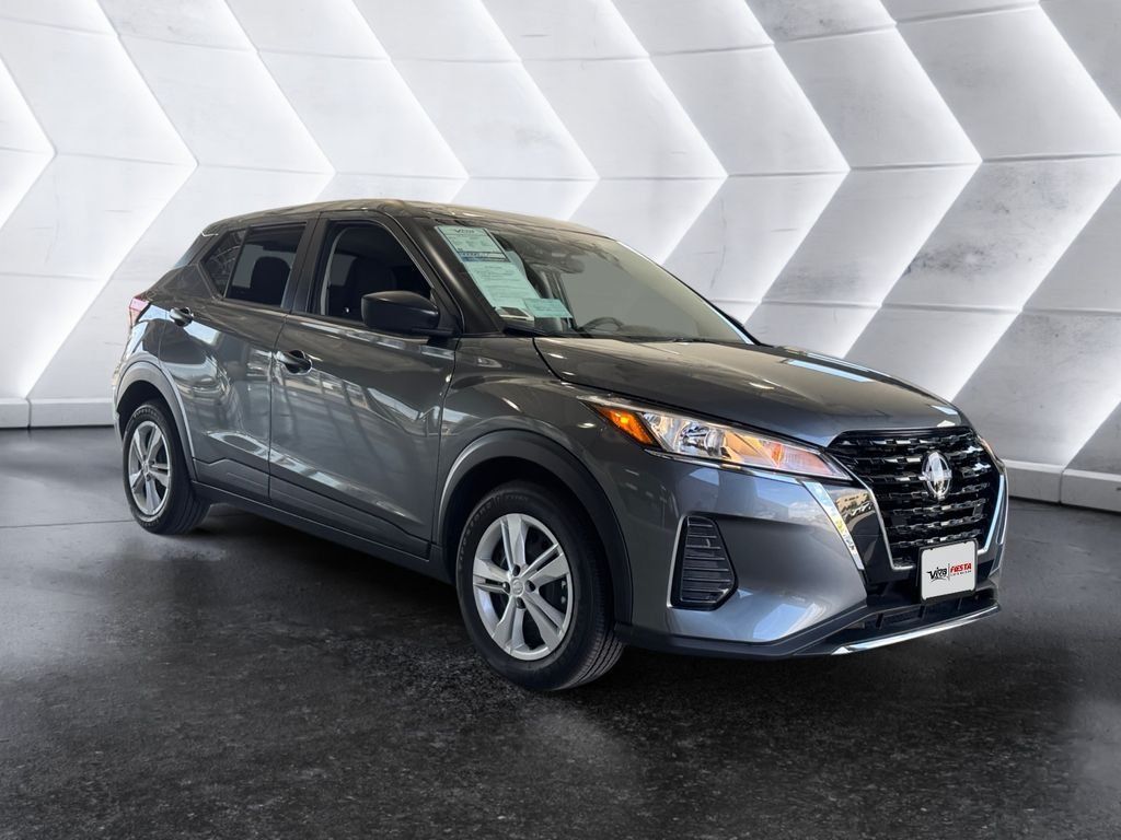 Used 2025 Nissan Kicks Play S FWD image 1