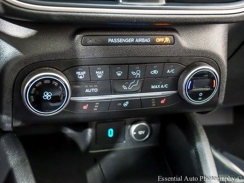 Used 2020 Ford Escape SEL image 17