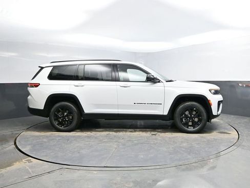 New 2026 Jeep Grand Cherokee L 4WD image 8