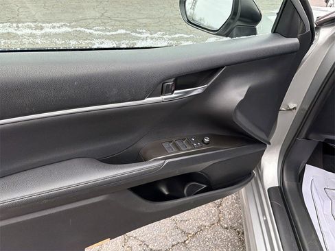 Used 2023 Toyota Camry XSE image 14