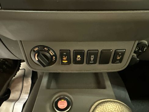 Certified 2020 Nissan Frontier SV image 18