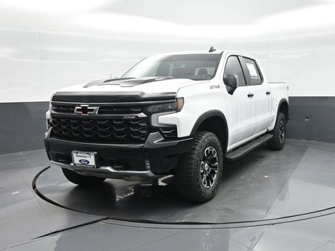 Used 2025 Chevrolet Silverado 1500 ZR2 w/ Technology Package AWD/4WD image 4