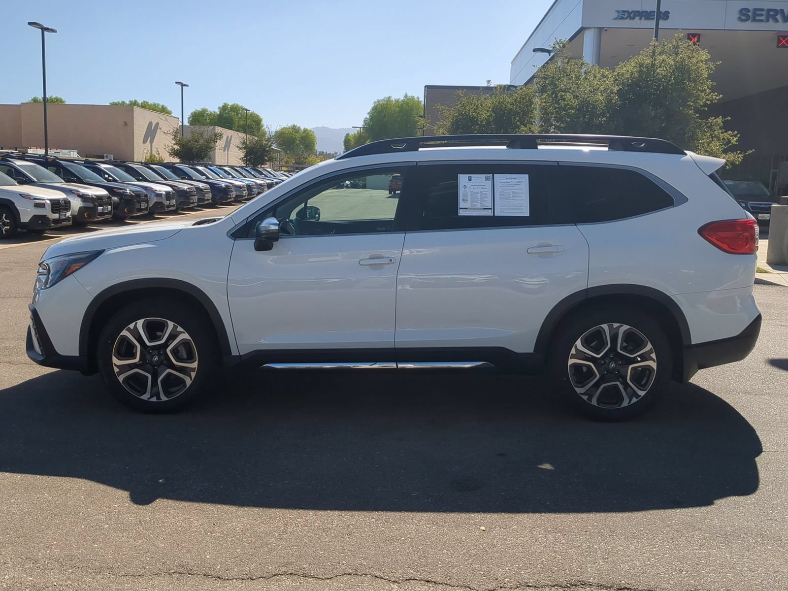Used 2023 Subaru Ascent Limited w/ Technology Package AWD/4WD image 2