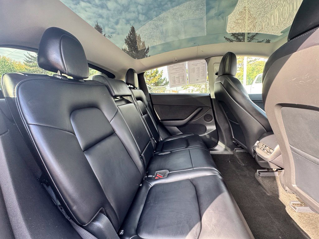 Used 2021 Tesla Model Y Long Range AWD/4WD image 38