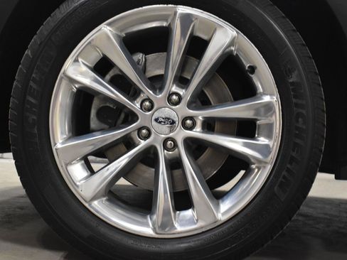 Used 2018 Ford Explorer XLT w/ Equipment Group 202A AWD/4WD image 33