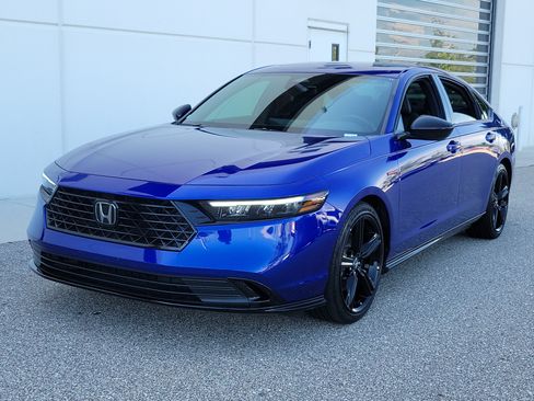 Used 2024 Honda Accord Sport image 3