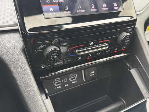 New 2025 Jeep Grand Cherokee Laredo X image 35